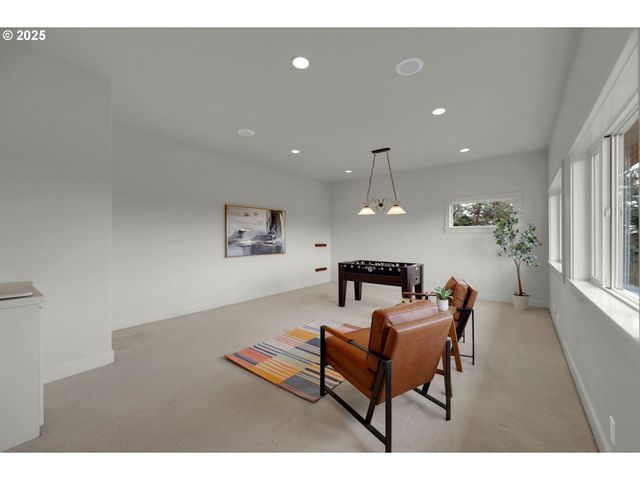 1243 CRENSHAW Rd, Eugene, OR 97401