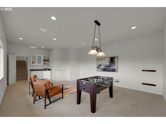 1243 CRENSHAW Rd, Eugene, OR 97401