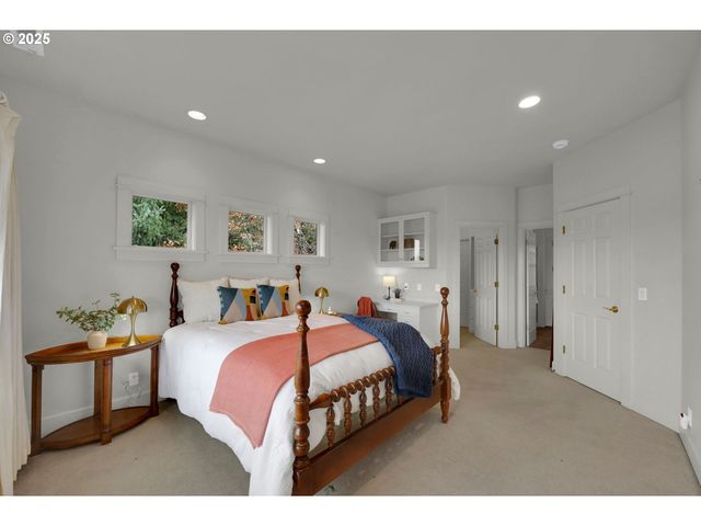 1243 CRENSHAW Rd, Eugene, OR 97401