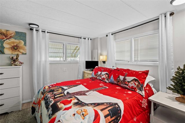 5239 MARY STREET, Zephyrhills, FL 33542