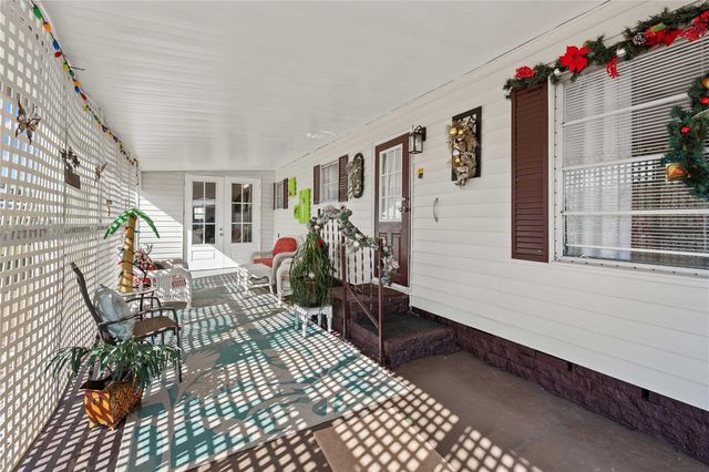 5239 MARY STREET, Zephyrhills, FL 33542