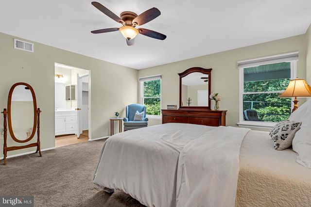 9 MAIDSTONE PL, Southampton, NJ 08088