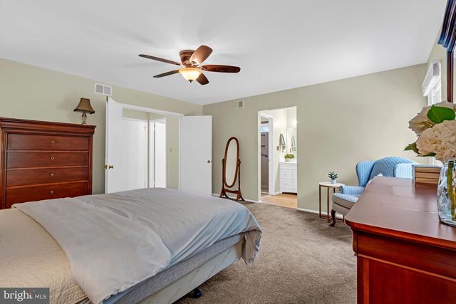 9 MAIDSTONE PL, Southampton, NJ 08088