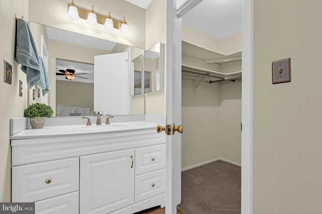 9 MAIDSTONE PL, Southampton, NJ 08088