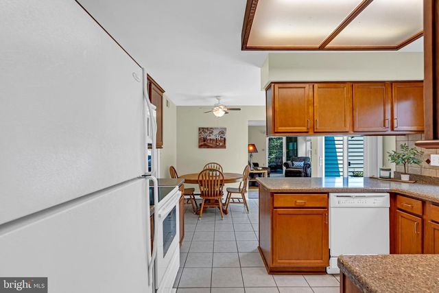 9 MAIDSTONE PL, Southampton, NJ 08088