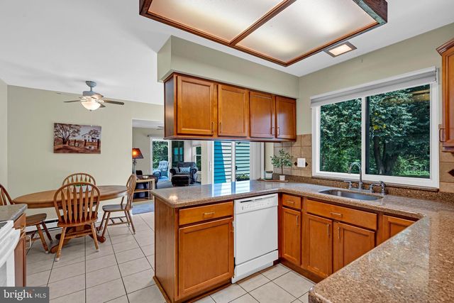 9 MAIDSTONE PL, Southampton, NJ 08088