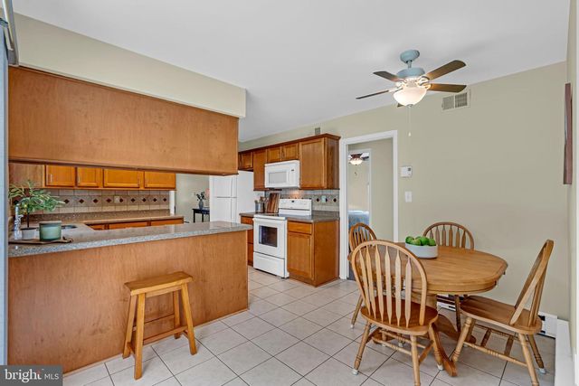 9 MAIDSTONE PL, Southampton, NJ 08088