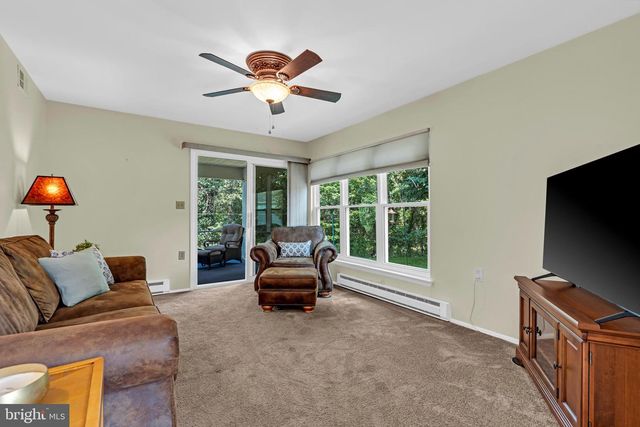 9 MAIDSTONE PL, Southampton, NJ 08088