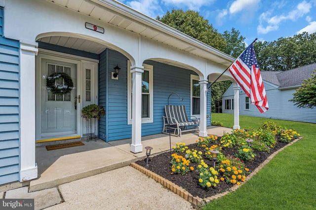 9 MAIDSTONE PL, Southampton, NJ 08088