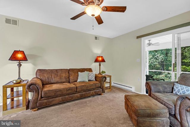 9 MAIDSTONE PL, Southampton, NJ 08088