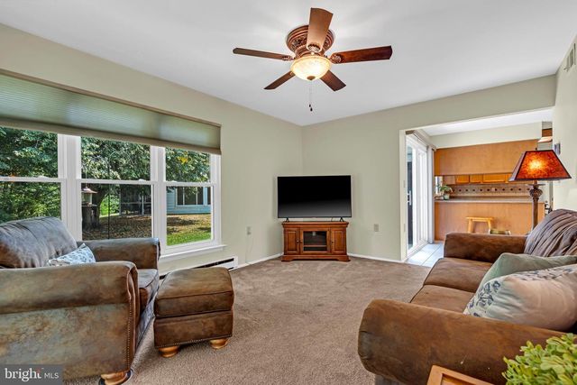 9 MAIDSTONE PL, Southampton, NJ 08088