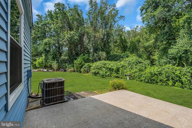 9 MAIDSTONE PL, Southampton, NJ 08088