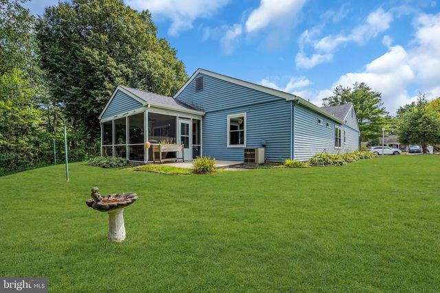 9 MAIDSTONE PL, Southampton, NJ 08088