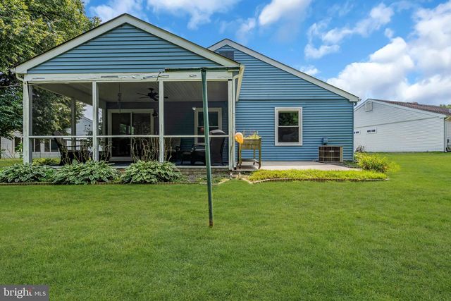 9 MAIDSTONE PL, Southampton, NJ 08088