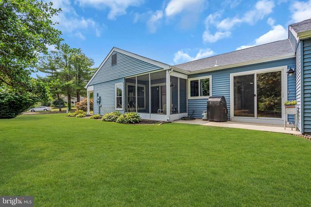 9 MAIDSTONE PL, Southampton, NJ 08088