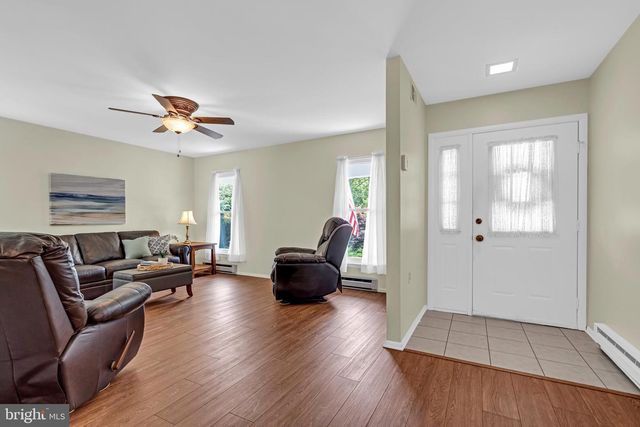 9 MAIDSTONE PL, Southampton, NJ 08088