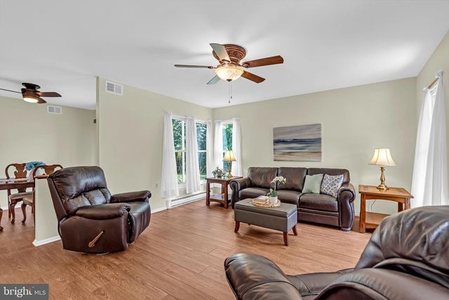 9 MAIDSTONE PL, Southampton, NJ 08088