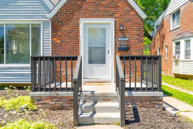 19139 Plainview Avenue, Detroit, MI 48219