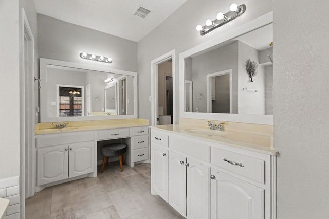 8006 Killarney Lane, Rowlett, TX 75089