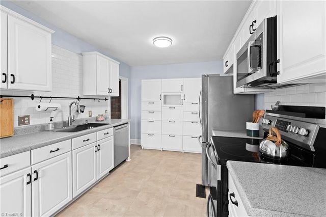 2348 Rosewood Avenue, Winston-salem, NC 27103