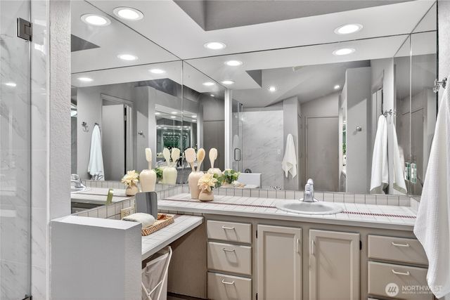 6640 114th Avenue SE, Bellevue, WA 98006