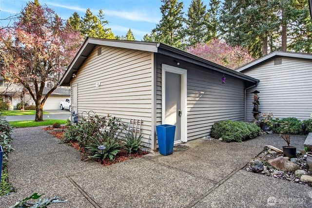 6640 114th Avenue SE, Bellevue, WA 98006