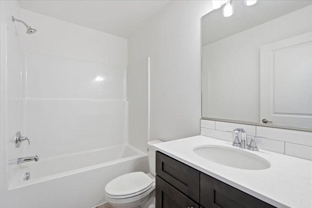 36 W 12th St, Deer Park, WA 99006