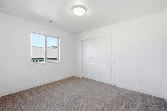 36 W 12th St, Deer Park, WA 99006