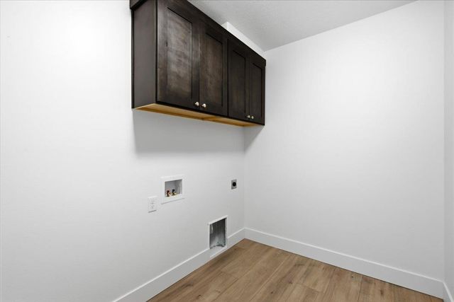 36 W 12th St, Deer Park, WA 99006