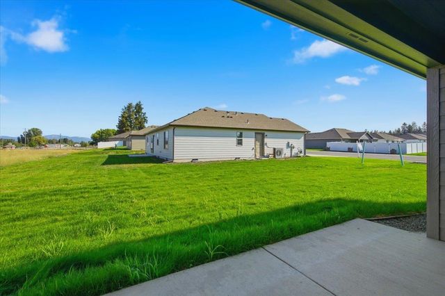 36 W 12th St, Deer Park, WA 99006