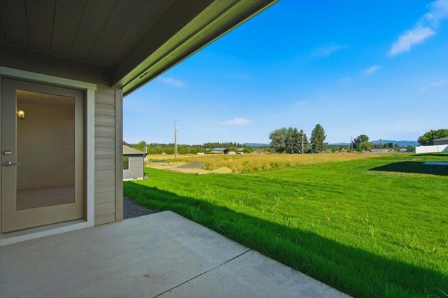 36 W 12th St, Deer Park, WA 99006