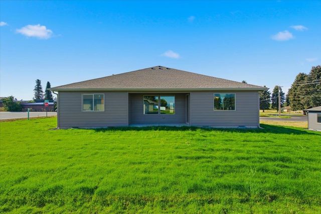 36 W 12th St, Deer Park, WA 99006
