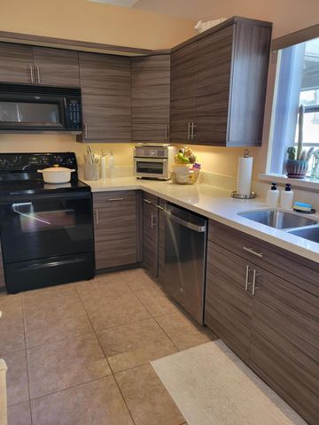 33 Selby Lane, Palm Beach Gardens, FL 33418