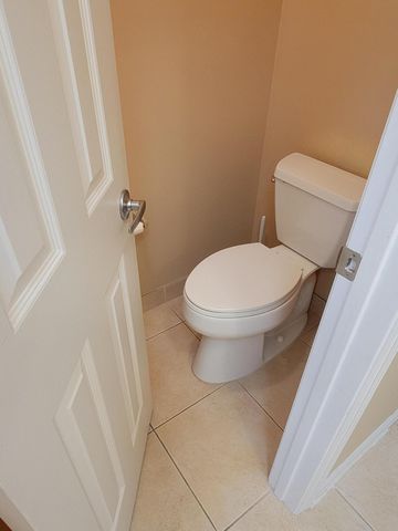 33 Selby Lane, Palm Beach Gardens, FL 33418