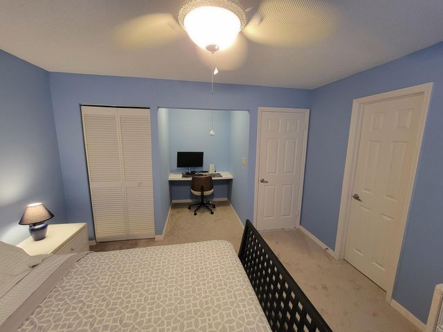 33 Selby Lane, Palm Beach Gardens, FL 33418