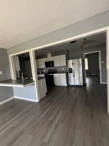 1112 Earley Street, Sweeny, TX 77480