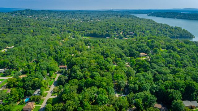 6501 Lake Shadows Circle, Hixson, TN 37343