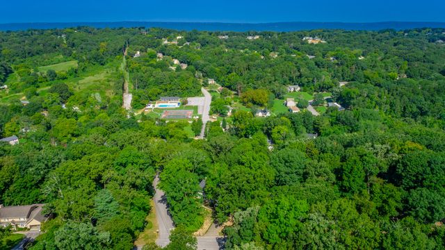 6501 Lake Shadows Circle, Hixson, TN 37343