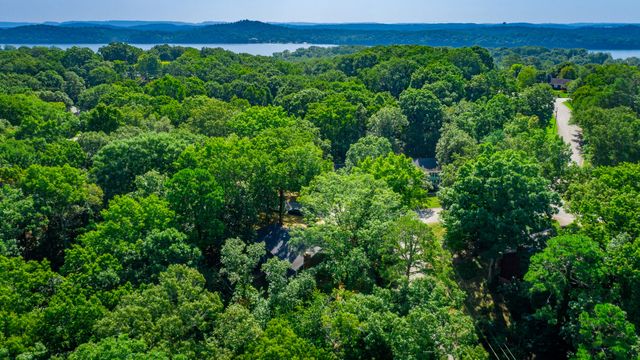 6501 Lake Shadows Circle, Hixson, TN 37343