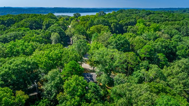 6501 Lake Shadows Circle, Hixson, TN 37343
