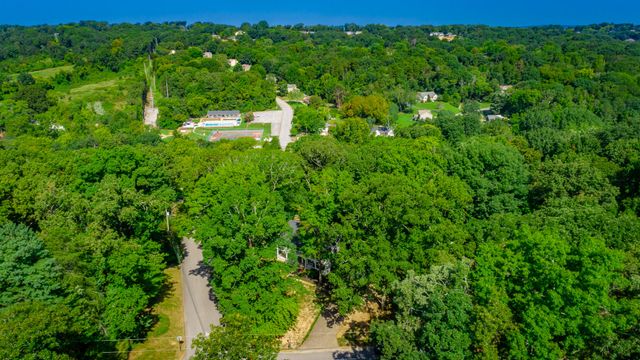 6501 Lake Shadows Circle, Hixson, TN 37343