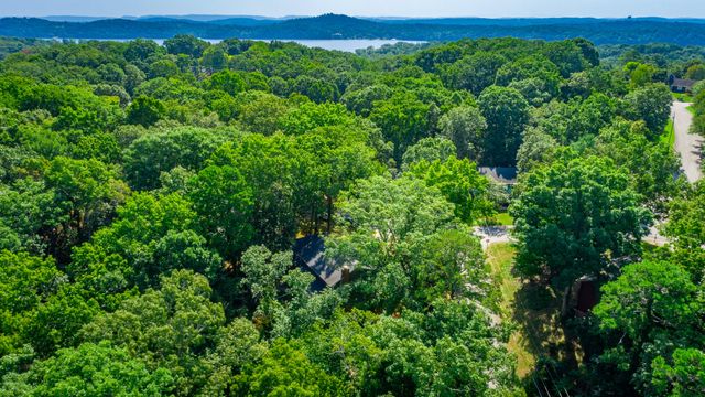6501 Lake Shadows Circle, Hixson, TN 37343