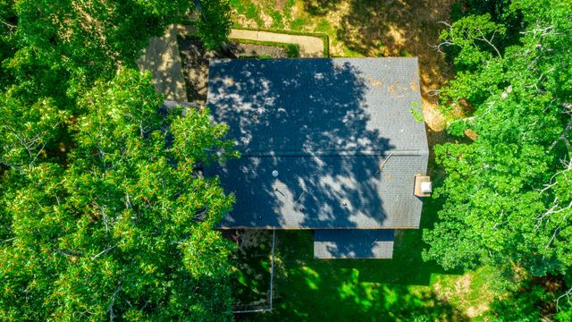 6501 Lake Shadows Circle, Hixson, TN 37343