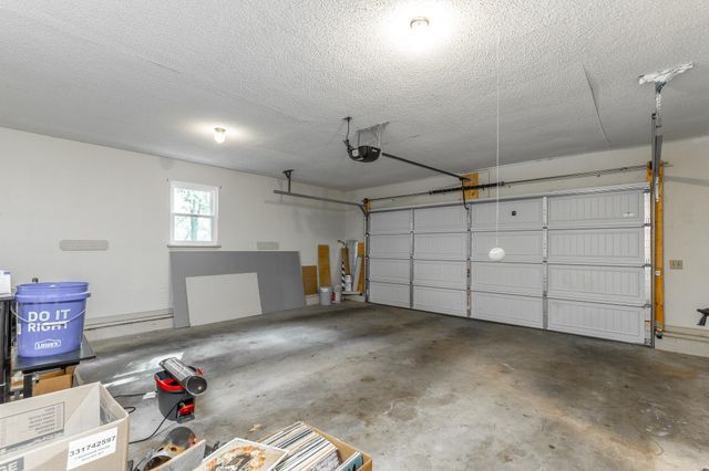 6501 Lake Shadows Circle, Hixson, TN 37343