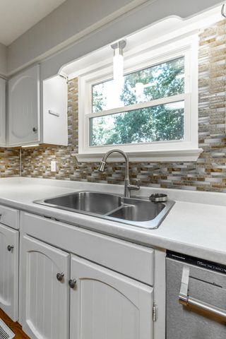 6501 Lake Shadows Circle, Hixson, TN 37343