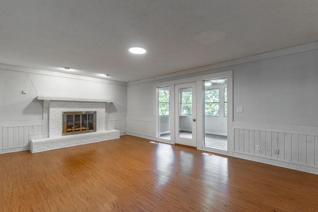6501 Lake Shadows Circle, Hixson, TN 37343