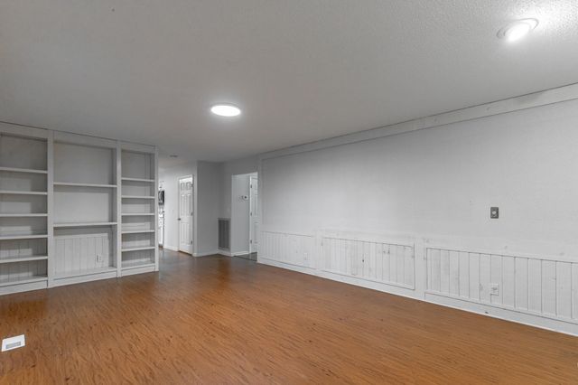 6501 Lake Shadows Circle, Hixson, TN 37343