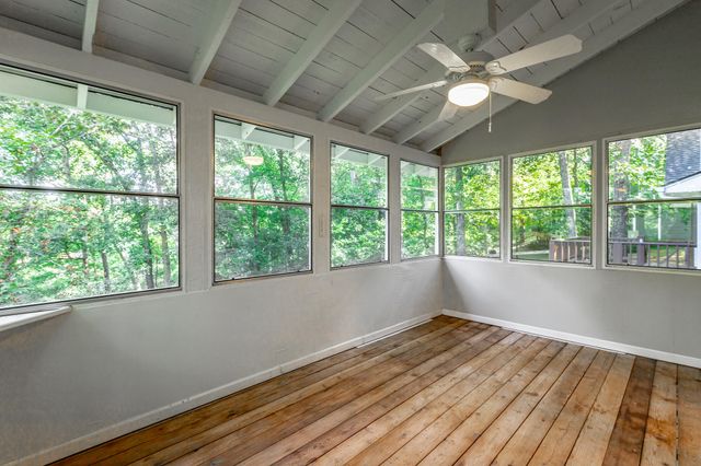 6501 Lake Shadows Circle, Hixson, TN 37343