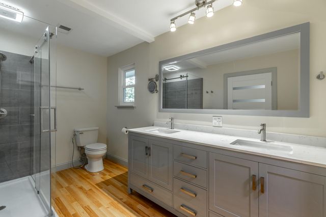 6501 Lake Shadows Circle, Hixson, TN 37343