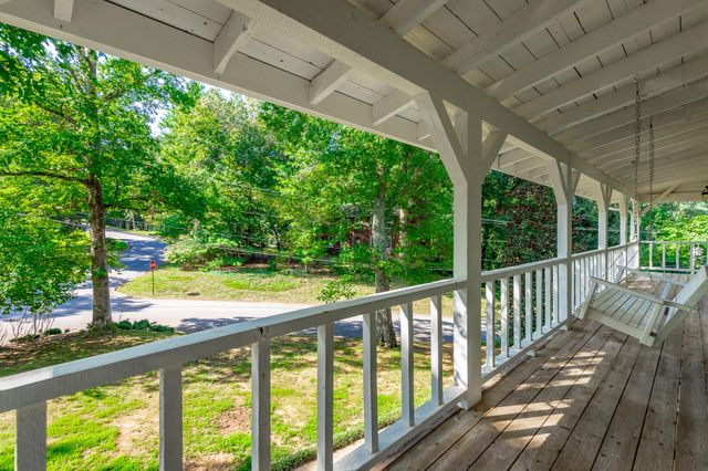 6501 Lake Shadows Circle, Hixson, TN 37343